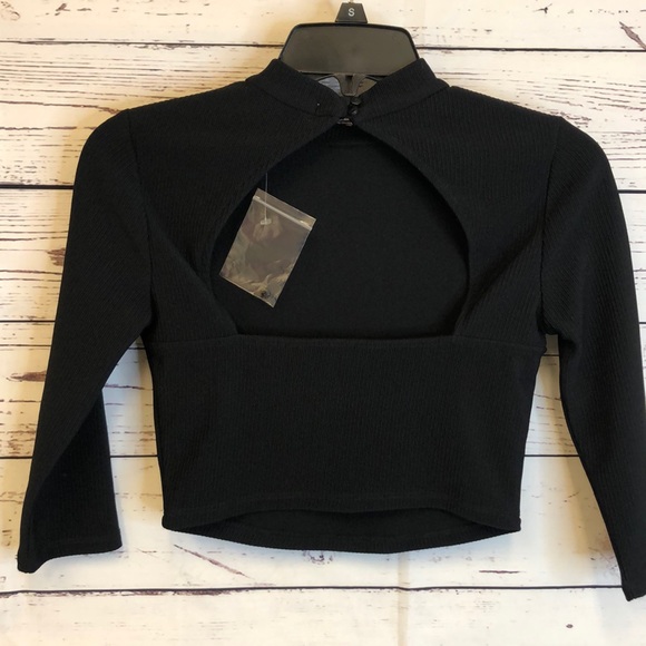 Cropped mock neck keyhole back rubbed top - Picture 4 of 6